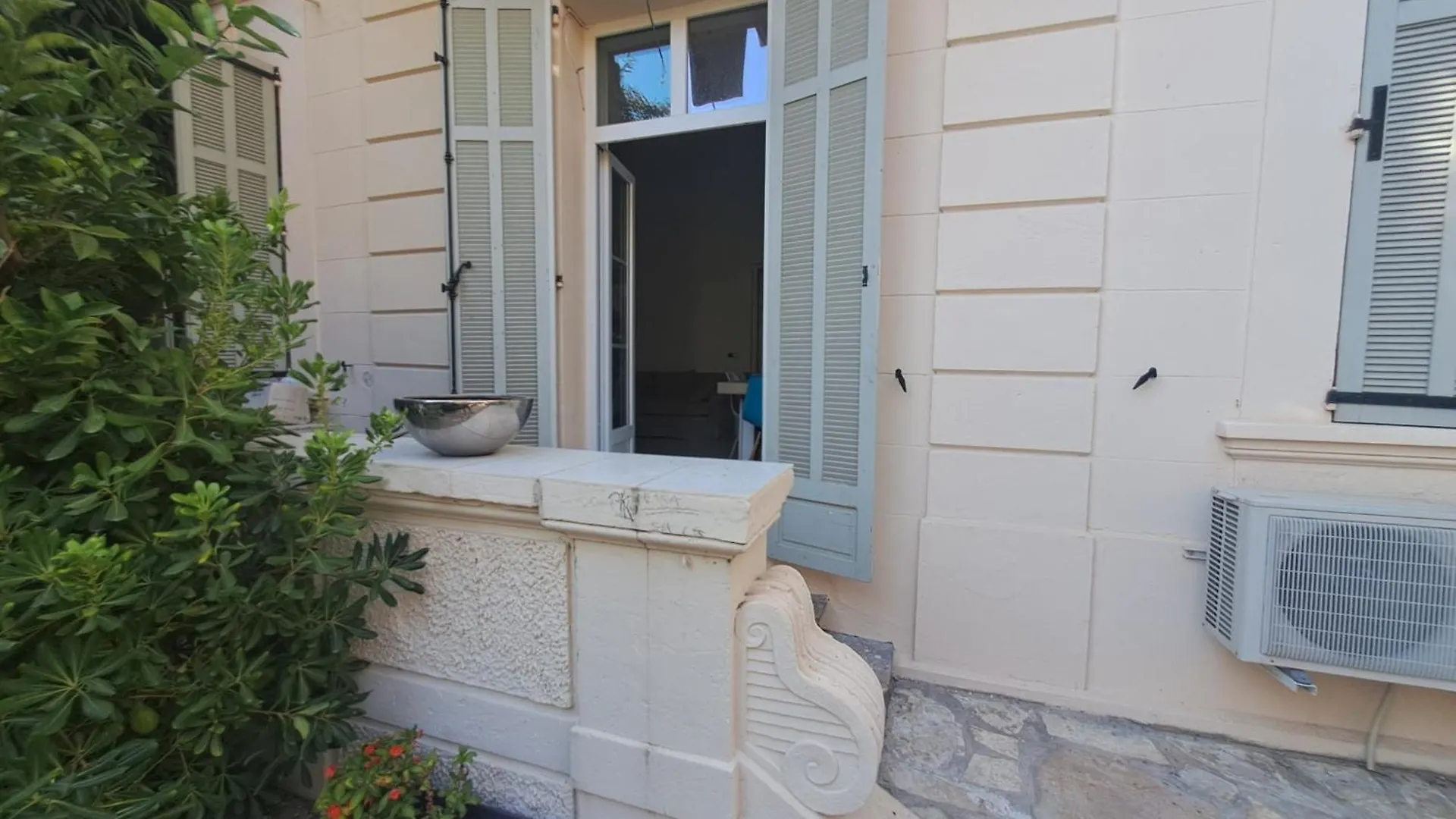 Un Rez De Jardin En Plein Centre Apartment Cannes France